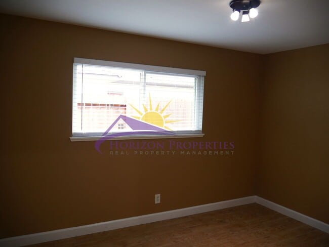 Building Photo - Remodeled 3 Bed 1 Bath 900sqft home in West Sacramento