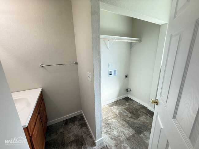 Building Photo - Price Drop! Updated 2 Bed /1 Bath Home with Spacious Yard!