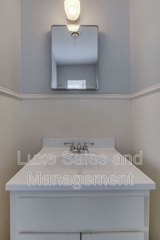 Building Photo - 236 NW 85th St