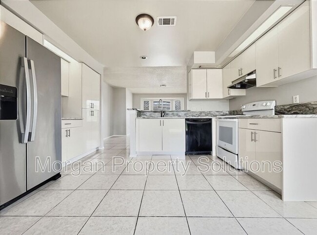 Building Photo - 1017 Whalebone Bay Dr