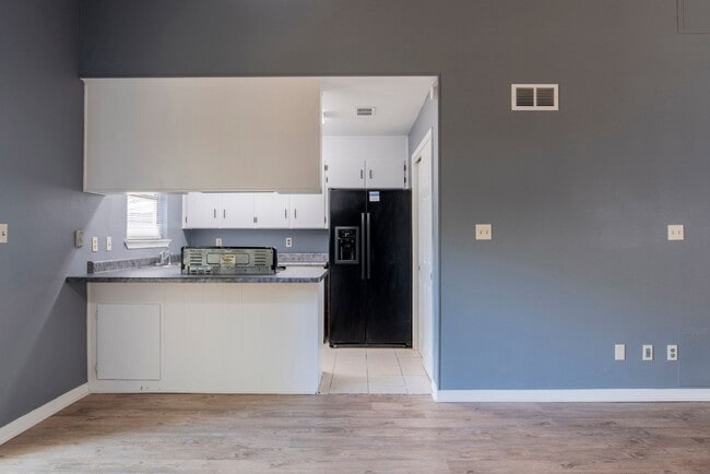 Building Photo - 6908 Weatherwood Pl