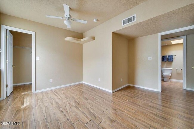 Building Photo - 4053 Tierra Bronce Dr