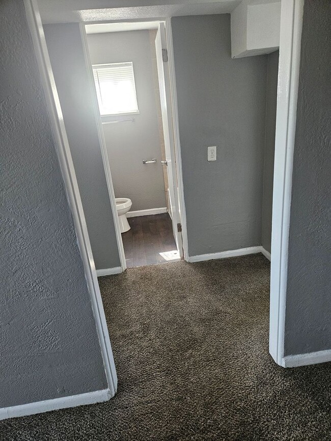 Building Photo - 1st floor apartment - PRICE DROP!!! $100 off