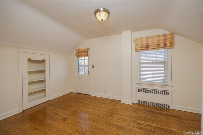 Building Photo - 485 Mineola Blvd