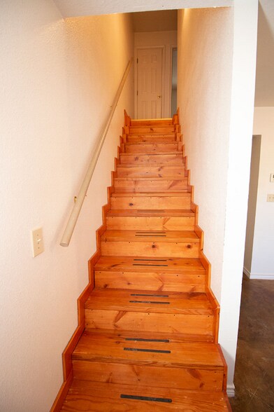 Building Photo - 114 Scofield Ave