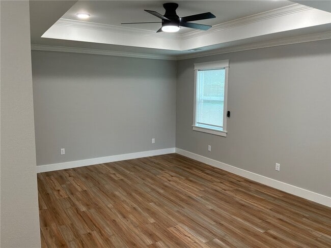 Building Photo - 510 S Pleasant St