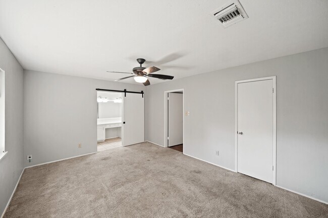 Building Photo - 6811 Blue Ridge Dr