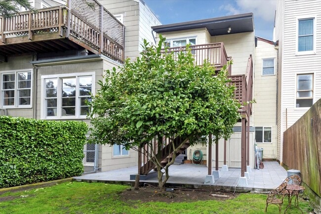 Building Photo - Two Bedroom Condo in Hayes Valley - Please Contact for Showing Availability!