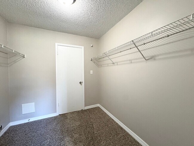 Building Photo - Altamonte Springs 1B/1BA Ground Floor Condo ~ Available NOW!!