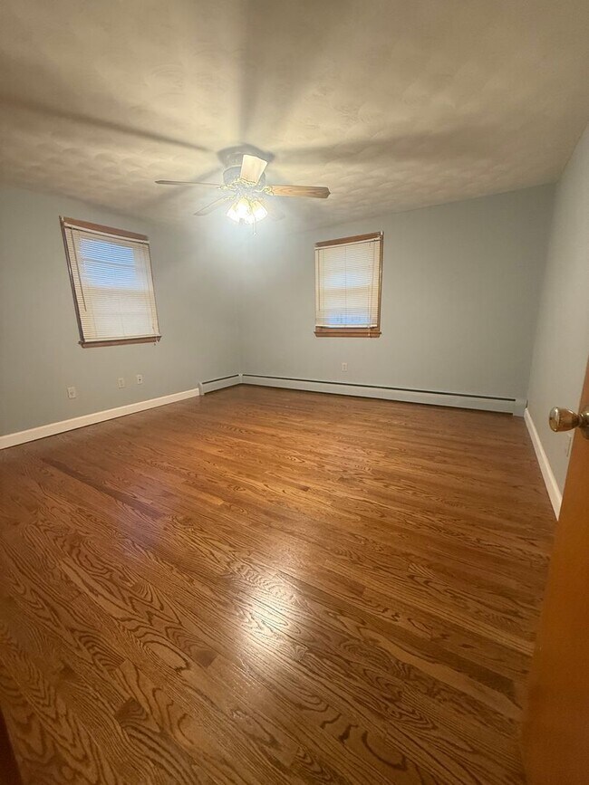 Building Photo - 250 Oakland Ave