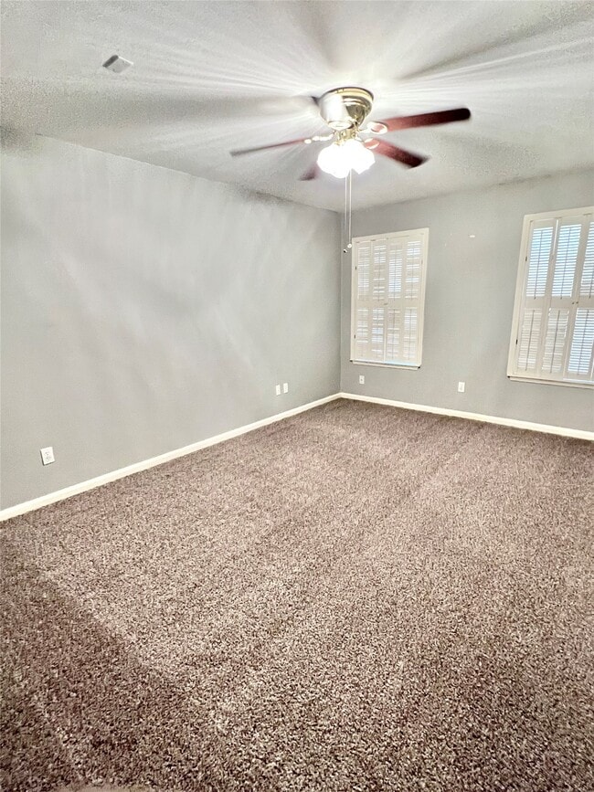 Building Photo - 10719 Creektree Dr