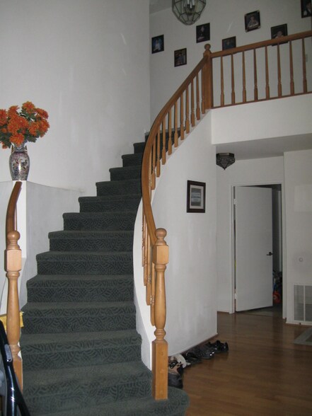 Building Photo - 11322 Redbud Ct