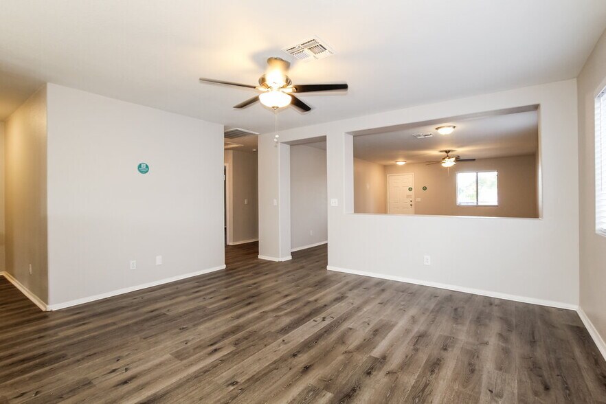 Building Photo - 13812 W Ocotillo Ln