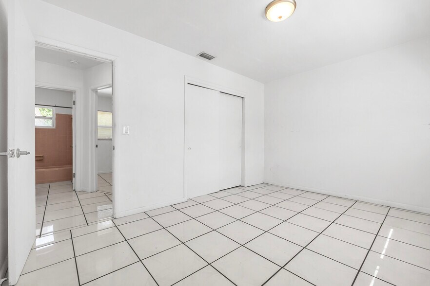 Building Photo - 311 N Arcadia Ave