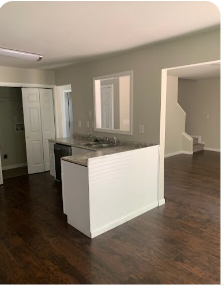 Building Photo - 4404 Ravenwood Dr
