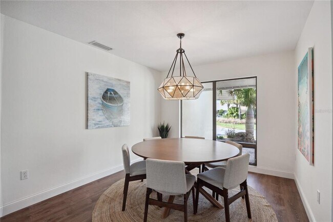Building Photo - 456 Yacht Harbor Dr