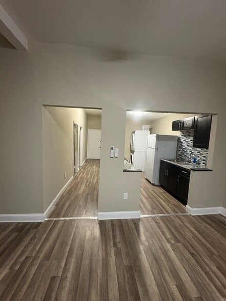 Building Photo - 15 John St