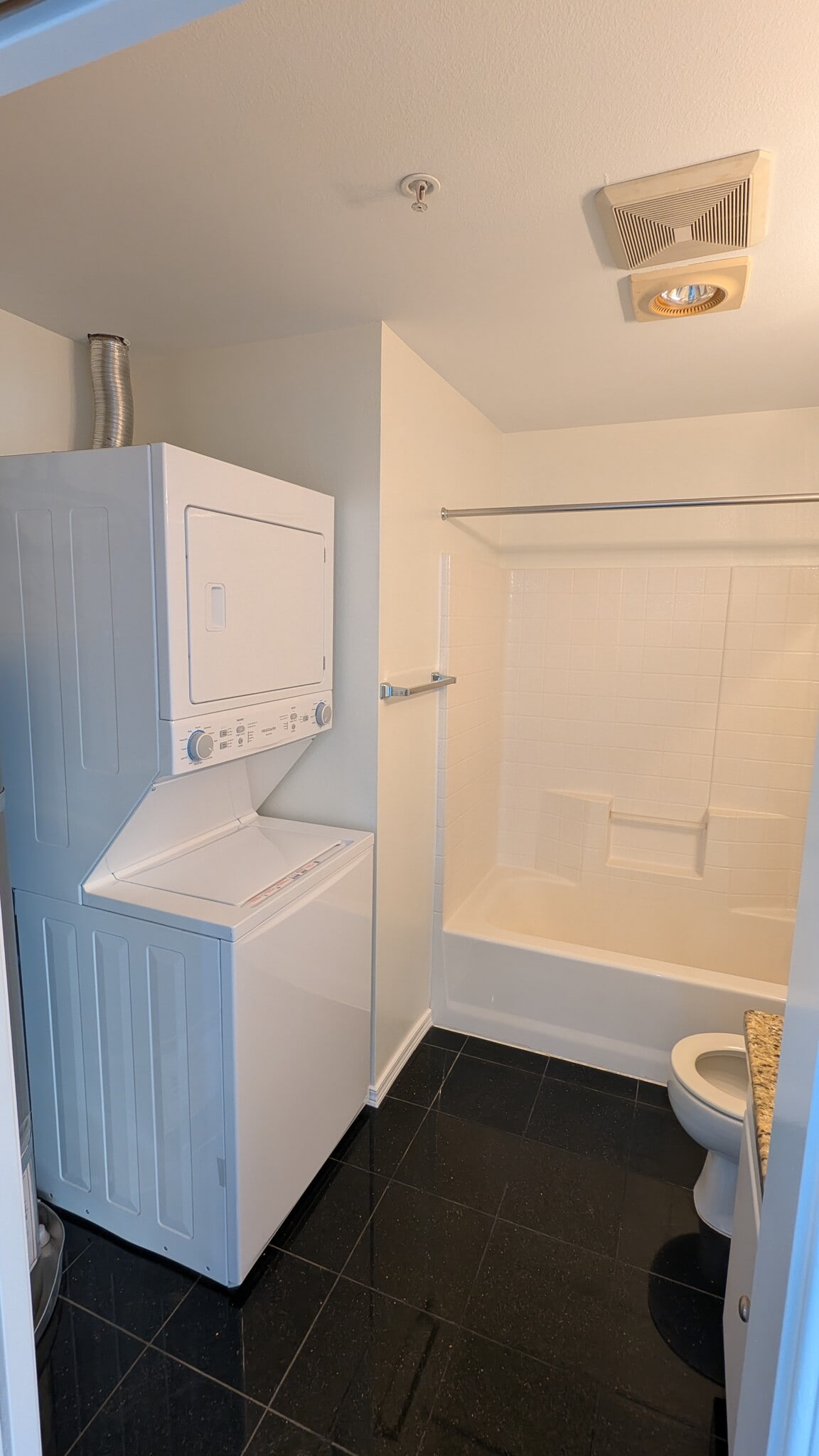 Building Photo - 323 Queen Anne Ave N