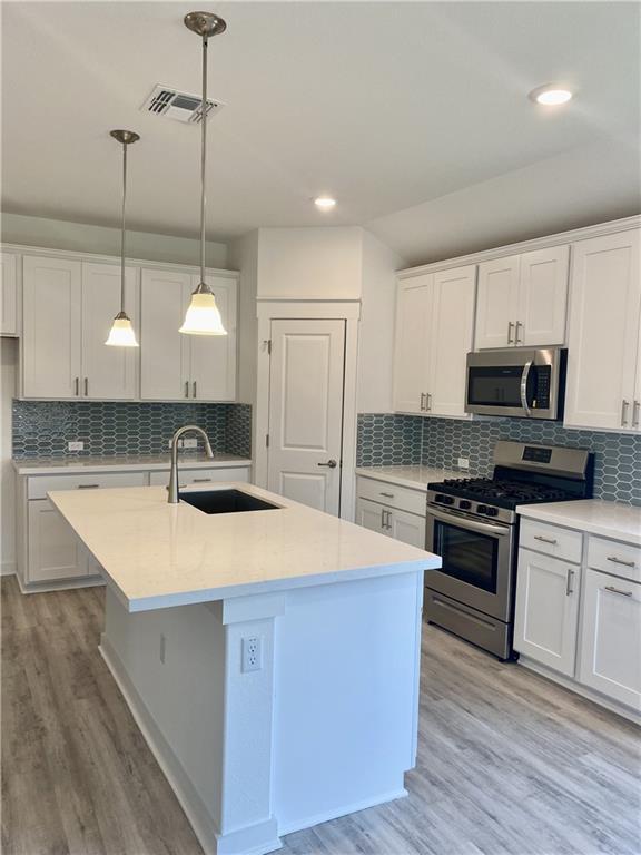 Building Photo - 7611 Pewter Luster Bnd