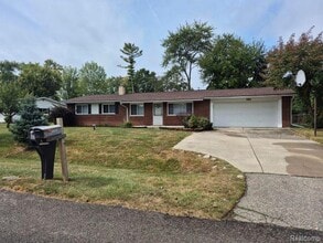 Building Photo - 41740 Aspen Dr