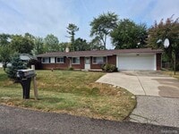 Building Photo - 41740 Aspen Dr