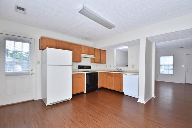 Building Photo - 537 Deaton Pl