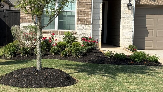 Building Photo - 215 Amaranth Wy