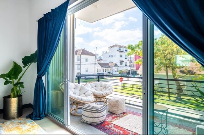 Building Photo - 1404 Goliad St