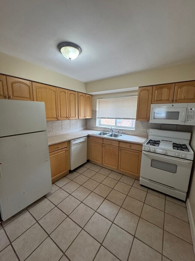 Building Photo - 1528 N Harlem Ave