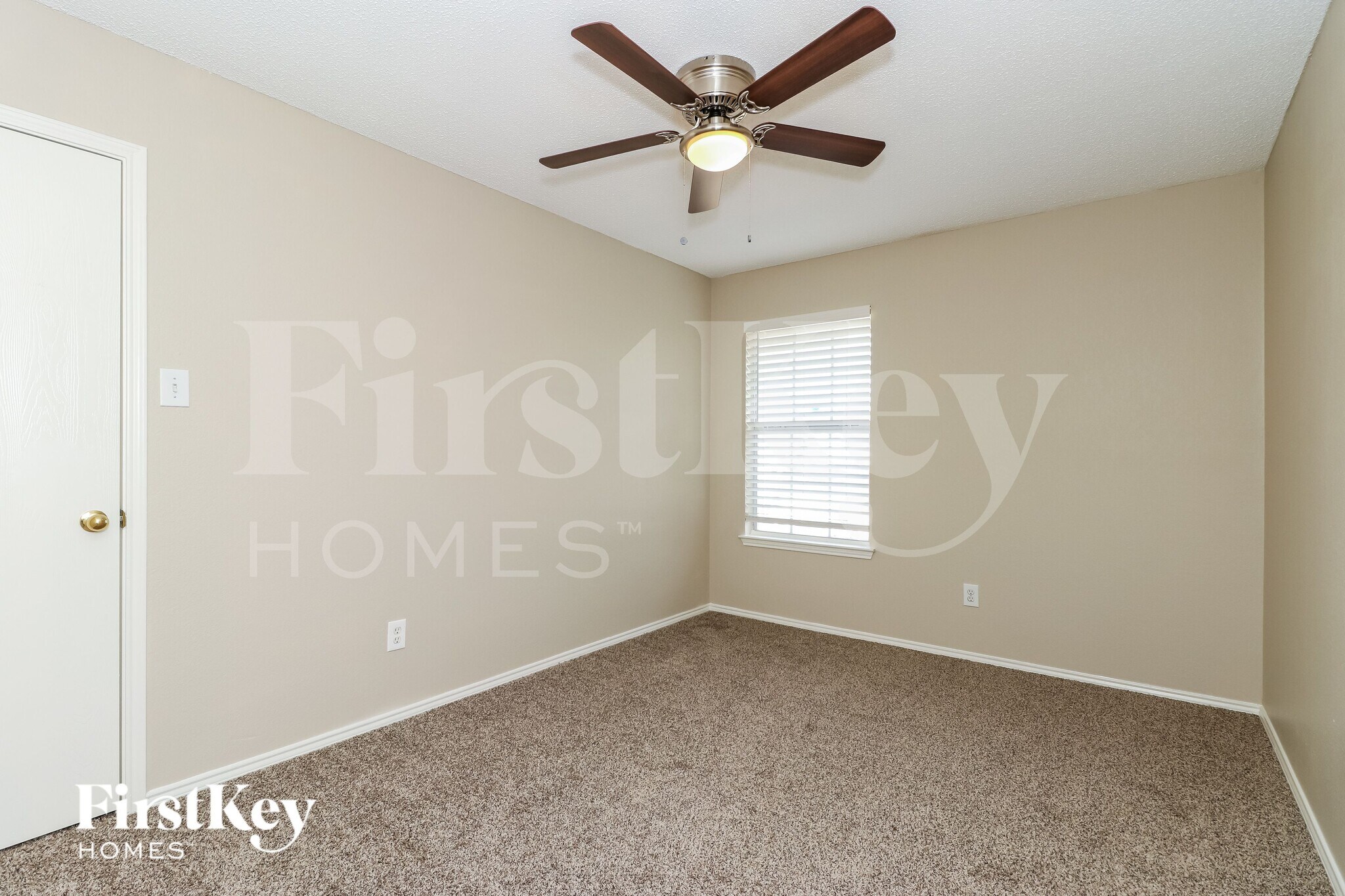 Building Photo - 8716 Lake Meadows Ln