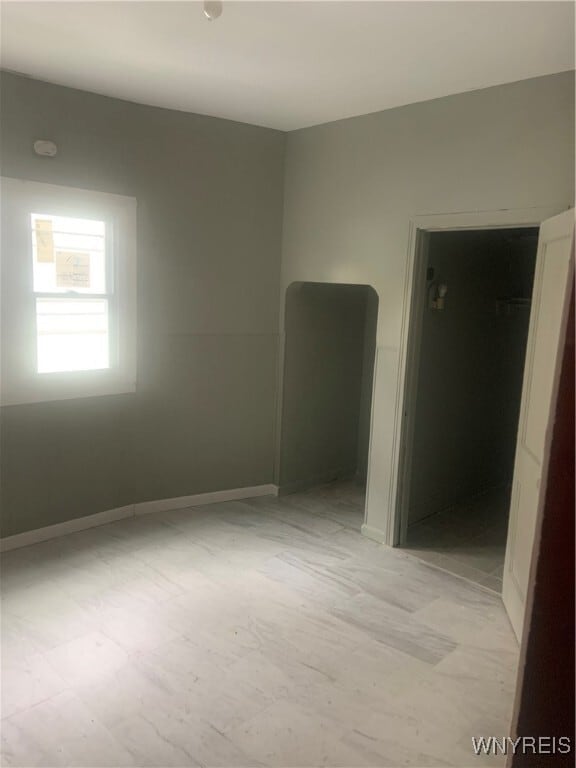 Building Photo - 907 Walden Ave