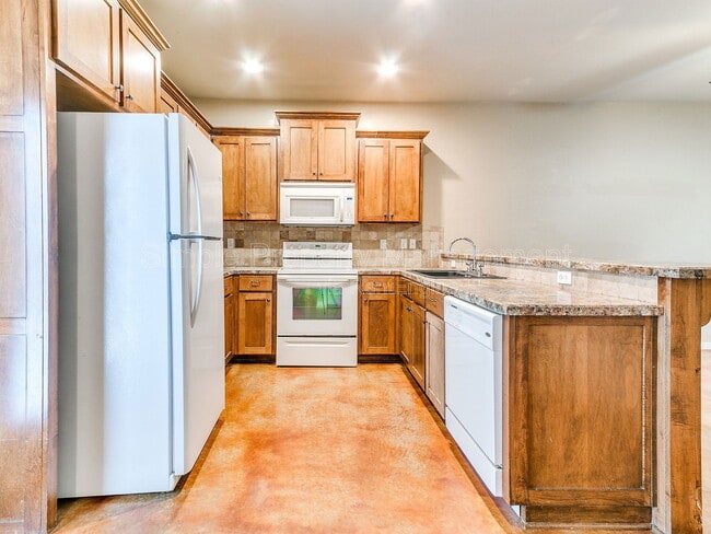 Building Photo - 2876 Muzzy St