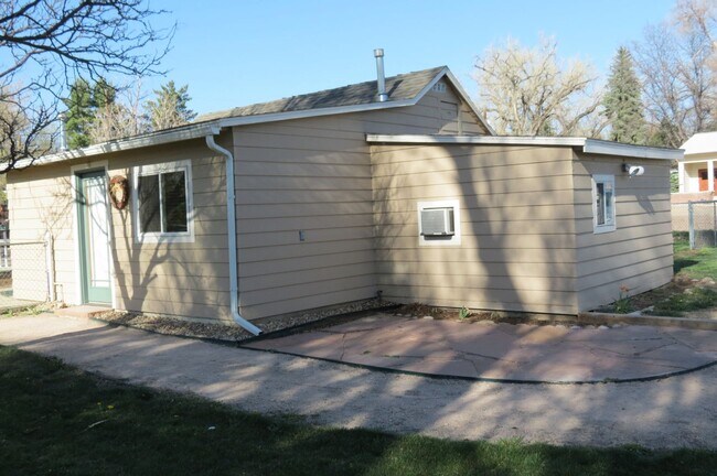 Building Photo - 2105 3rd Ave