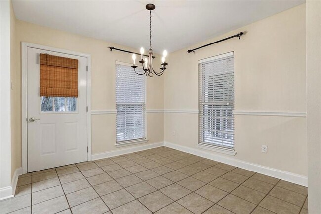 Building Photo - 71130 Sanders St