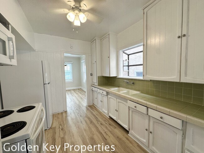 Building Photo - Single-Level Home Across from the Beach in...