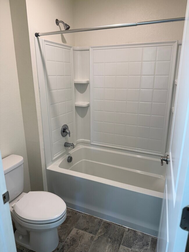 Building Photo - 221 S Quantock St