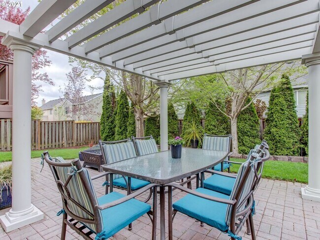 Building Photo - Sought after Remington 4bed 2.5bath with Lots of Yard Space!
