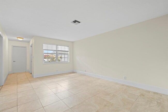 Building Photo - 3057 NW 103rd Ln