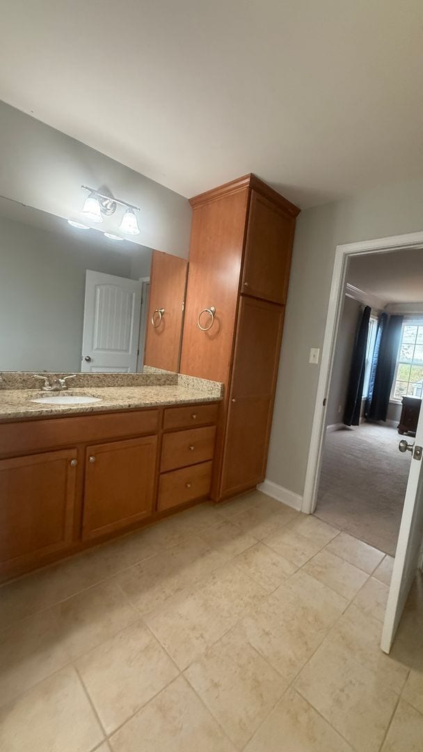 Building Photo - Amazing home with custom touches and in-ground pool