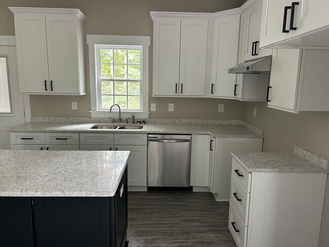 Building Photo - For Rent: Like New 3-Bedroom 2.5 Bath Home...