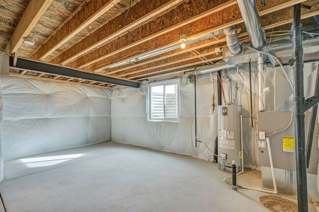 Building Photo - 935 Mount Shavano Ave