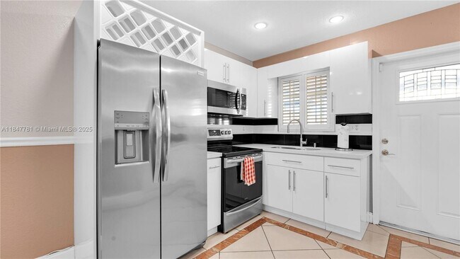 Building Photo - 2860 W 80th St