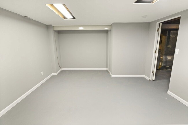 Building Photo - 3483 Norberg Dr