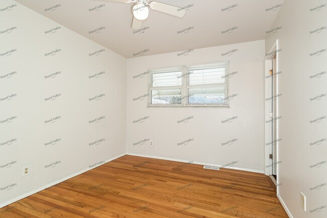 Building Photo - 760 Sherwood Dr