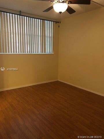 Building Photo - 1911 Sabal Palm Dr