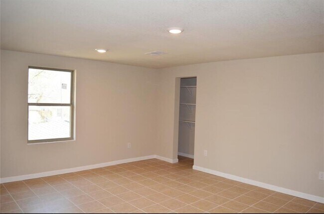Building Photo - 3007 Grovey St