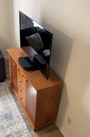 Flat Screen tv - 535 W Glenn Ave