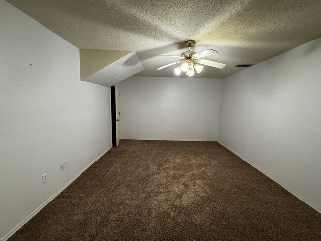 Building Photo - Stunning Duplex Featuring Hardwood Floorin...