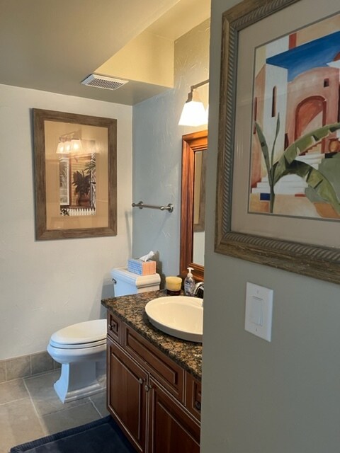 Building Photo - 823 Meadowland Dr