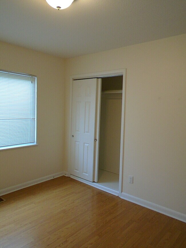 Building Photo - 4706 E Dartmouth Ave